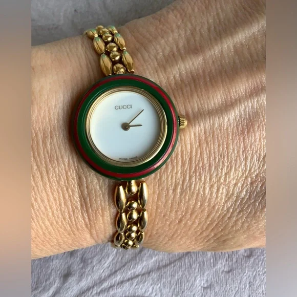 Gucci dressy chain bracelet watch with bezel set🌟🌟🌟 - Picture 2 of 11